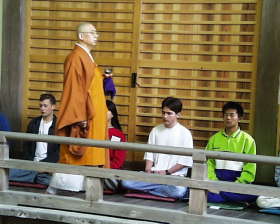 zazen4.jpg (22173 �o�C�g)