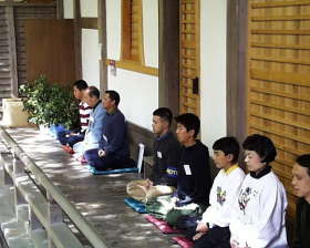 zazen9.jpg (16732 �o�C�g)
